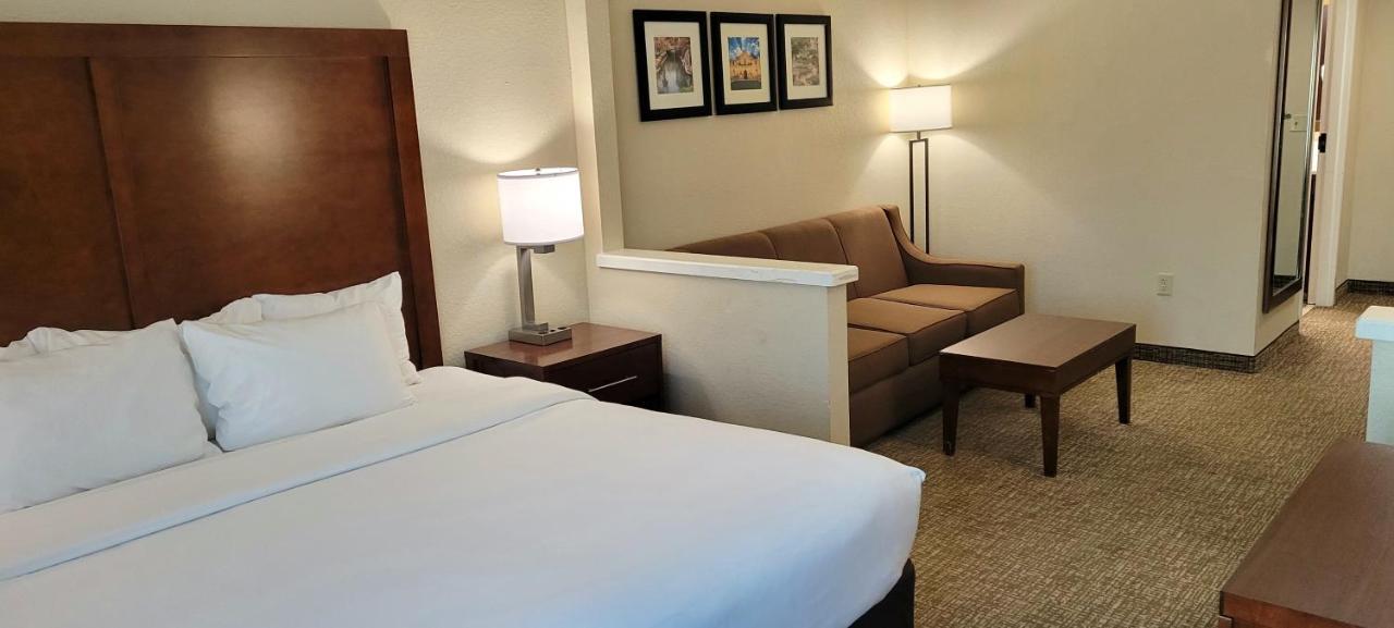 Spark By Hilton San Antonio Airport Exterior foto